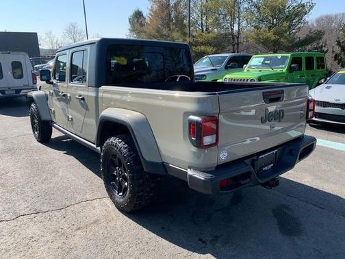 2022 Jeep Gladiator Sport