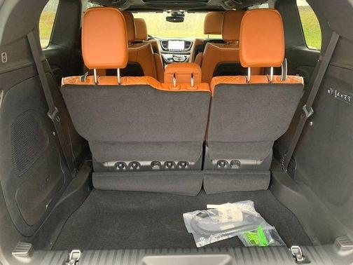 Diamond Black 2026 Chrysler Pacifica Pinnacle