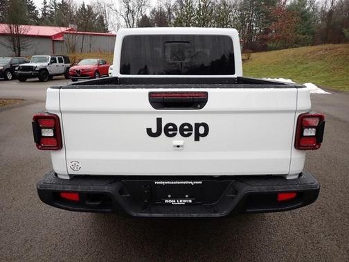 2026 Jeep Gladiator Sport