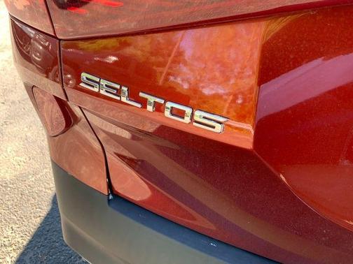 Mars Orange 2021 Kia Seltos S
