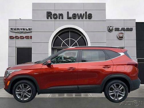 Mars Orange 2021 Kia Seltos S