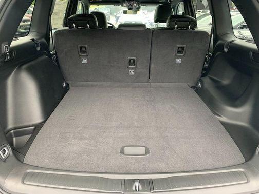 Silver Zynith 2026 Jeep Grand Cherokee Laredo