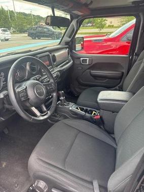 2021 Jeep Gladiator Sport S 4x4