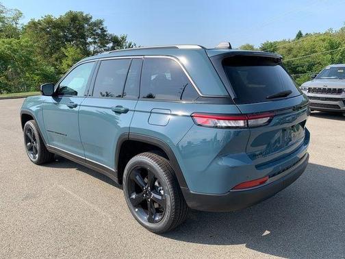 Steel Blue 2027 Jeep Grand Cherokee Limited