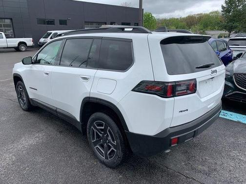 Bright White Clearcoat 2026 Jeep Cherokee LAREDO/LIMITED