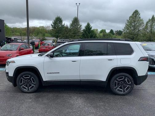Bright White Clearcoat 2026 Jeep Cherokee LAREDO/LIMITED