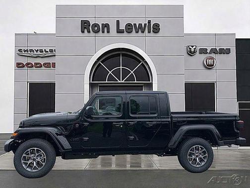 Black Clearcoat 2026 Jeep Gladiator Sport