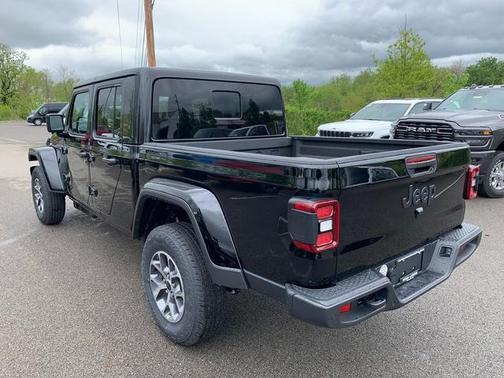 Black Clearcoat 2026 Jeep Gladiator Sport