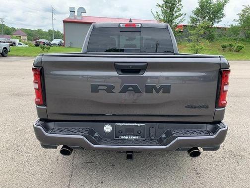 Granite Crystal Clearcoat Metallic 2026 RAM 1500 Express
