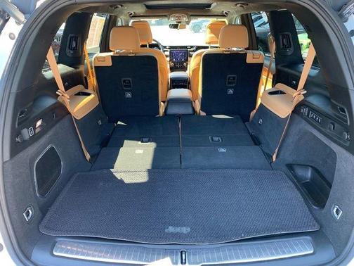 Bright White Clearcoat 2025 Jeep Grand Cherokee L Summit
