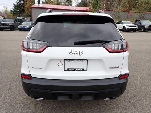 2022 Jeep Cherokee Latitude Lux