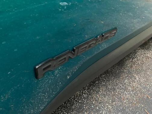 Metallic 2022 Jeep Renegade Altitude