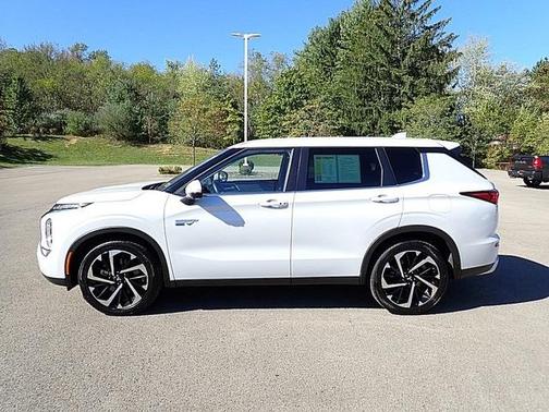 2023 Mitsubishi Outlander PHEV SE