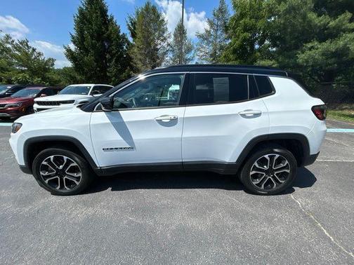 Bright White Clearcoat 2023 Jeep Compass Limited