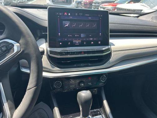 Bright White Clearcoat 2023 Jeep Compass Limited