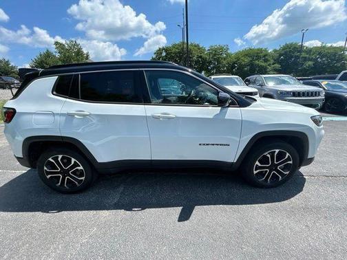 Bright White Clearcoat 2023 Jeep Compass Limited