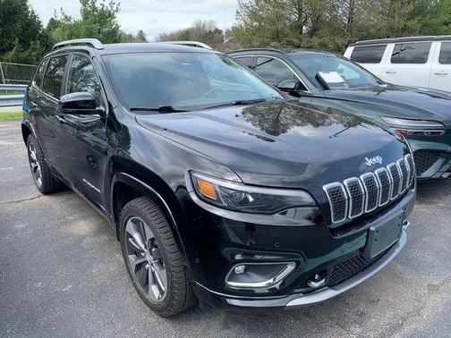 Diamond Black 2019 Jeep Cherokee Overland