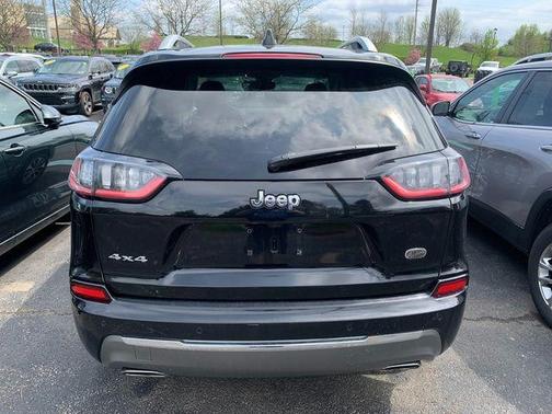 Diamond Black 2019 Jeep Cherokee Overland