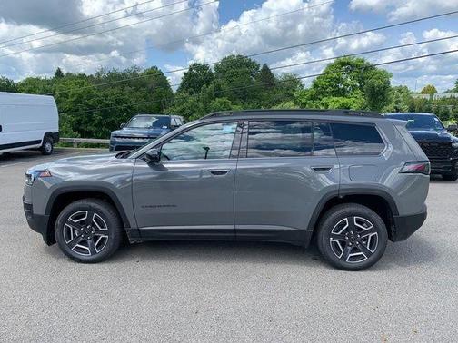 Sting Gray Clearcoat 2026 Jeep Cherokee LAREDO/LIMITED