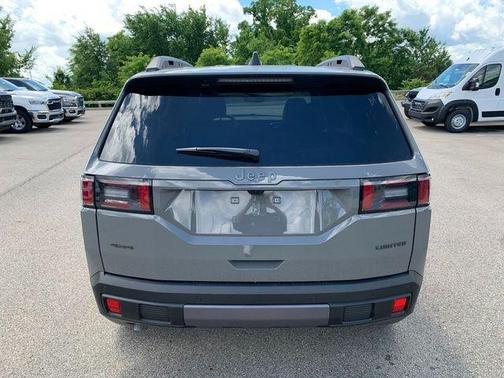 Sting Gray Clearcoat 2026 Jeep Cherokee LAREDO/LIMITED