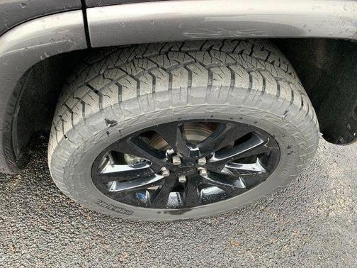 Granite Crystal Clearcoat Metallic 2021 Jeep Grand Cherokee Laredo X