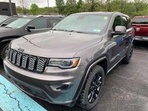 Granite Crystal Clearcoat Metallic 2021 Jeep Grand Cherokee Laredo X