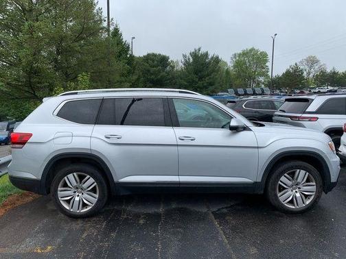 Reflex Silver Metallic 2019 Volkswagen Atlas 3.6L SEL Premium