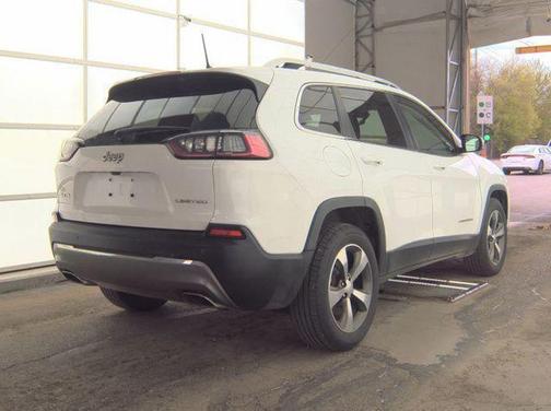 Bright White Clearcoat 2019 Jeep Cherokee Limited