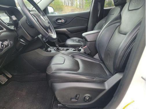 Bright White Clearcoat 2019 Jeep Cherokee Limited