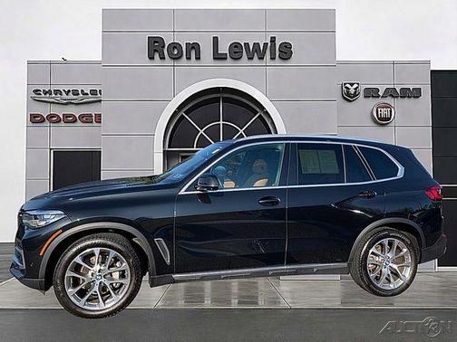 Black Sapphire Metallic 2023 BMW X5 xDrive40i