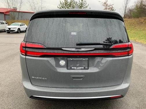 2021 Chrysler Pacifica Touring