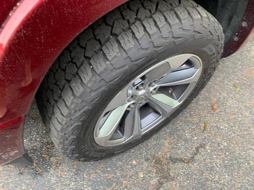 Delmonico Red Pearlcoat 2021 RAM 1500 Limited