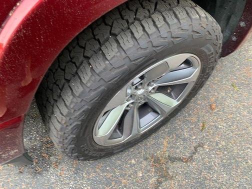 Delmonico Red Pearlcoat 2021 RAM 1500 Limited