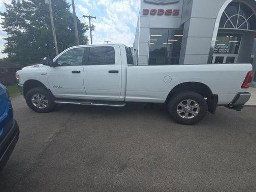 Bright White Clearcoat 2022 RAM 2500 Big Horn