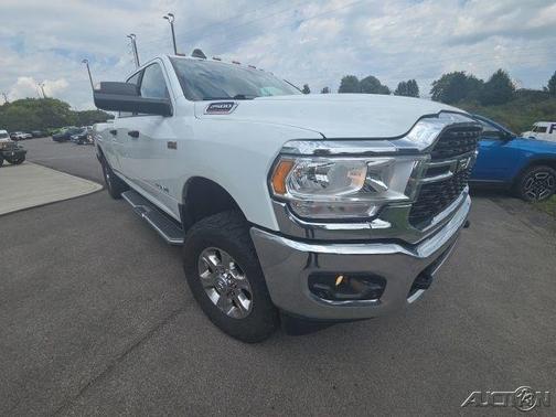 Bright White Clearcoat 2022 RAM 2500 Big Horn