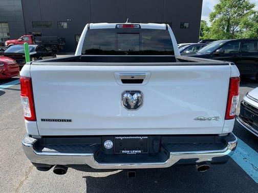 Bright White Clearcoat 2019 RAM 1500 Big Horn