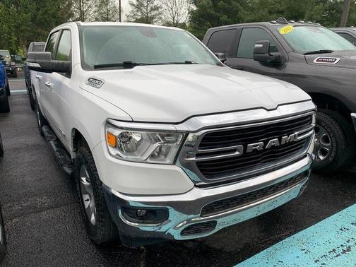 Bright White Clearcoat 2019 RAM 1500 Big Horn