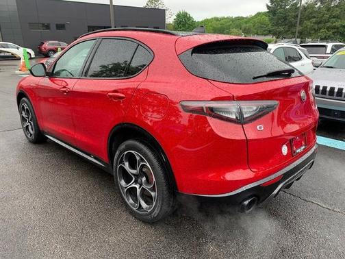 Rosso 2024 Alfa Romeo Stelvio Veloce