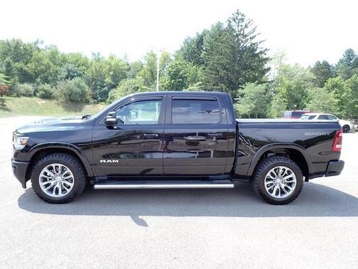 2022 RAM 1500 Laramie Crew Cab 4x2 57' Box
