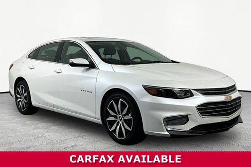 Iridescent Pearl Tricoat 2017 Chevrolet Malibu 1LT