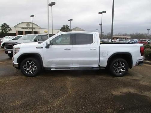 Glacier White Tricoat 2026 GMC Sierra 1500 SLT