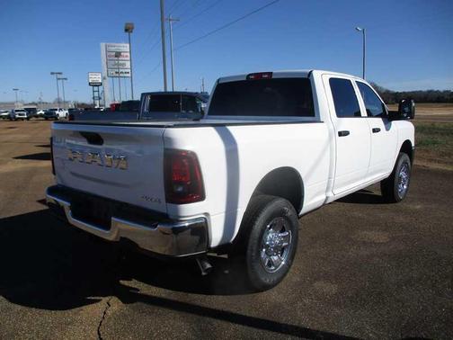 2026 RAM 2500 Tradesman Crew Cab SWB 4WD