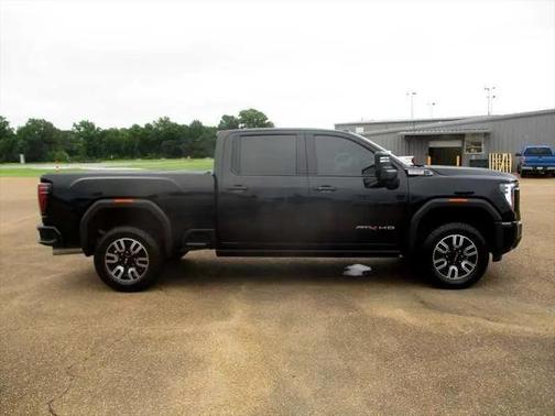 2024 GMC Sierra 2500 AT4
