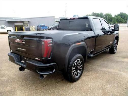 2024 GMC Sierra 2500 AT4