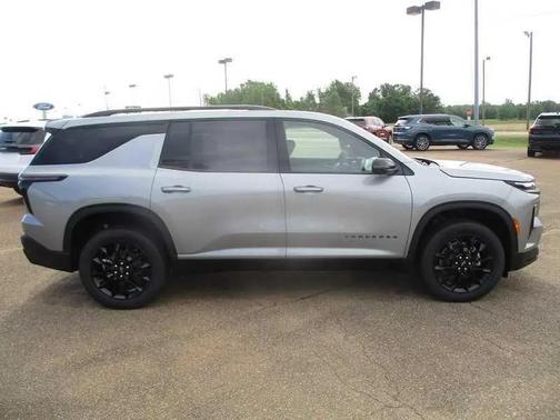 Sterling Gray Metallic 2026 Chevrolet Traverse LT