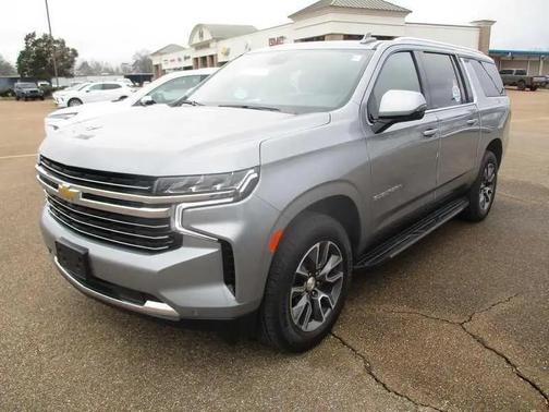 2023 Chevrolet Suburban LT