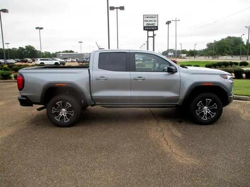 2025 GMC Canyon AT4