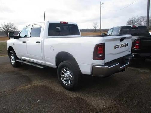 2026 RAM 2500 Tradesman Crew Cab 4x4 6'4' Box