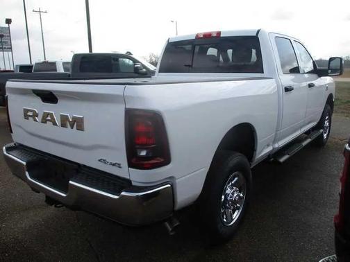 2026 RAM 2500 Tradesman Crew Cab 4x4 6'4' Box