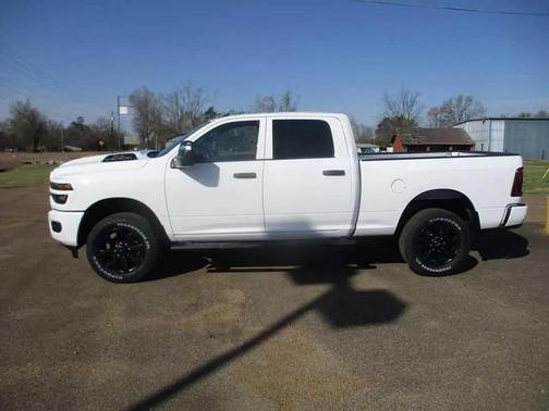 Bright White Clearcoat 2026 RAM 2500 Tradesman Crew Cab 4x4 6'4' Box